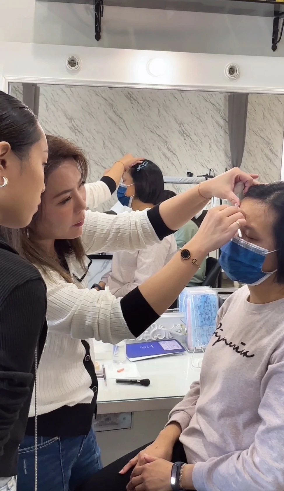 台南紋繡教學推薦【綝綝美甲美睫紋繡學院】在阿根廷美業之路更上